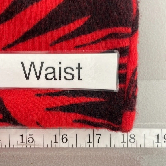 J.A. Higgins Sweater Crew Neck Lambswool Floral Red Black Size Medium M - Picture 14 of 15